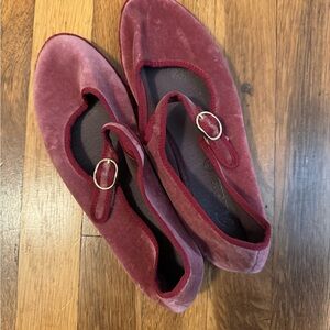 Flabelus Women's Velvet Mary Jane Flats